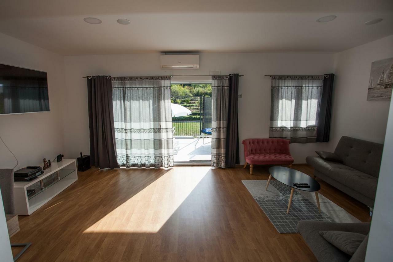 Villa Zrinka **** Svinisce Экстерьер фото