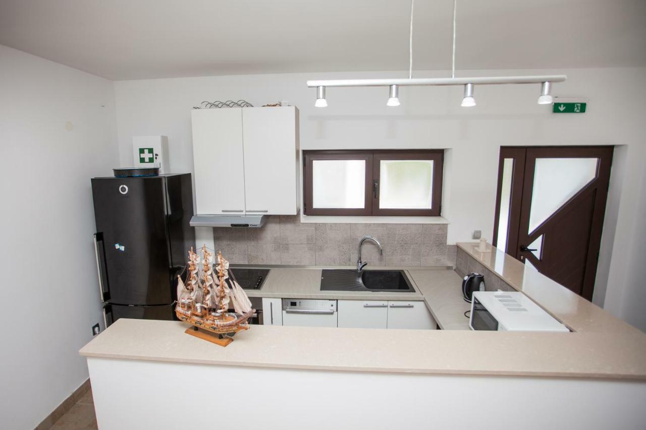 Villa Zrinka **** Svinisce Экстерьер фото
